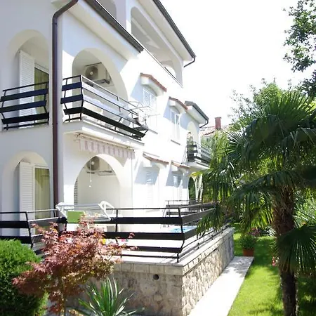 Apartments Bella Vita Malinska Esterno foto