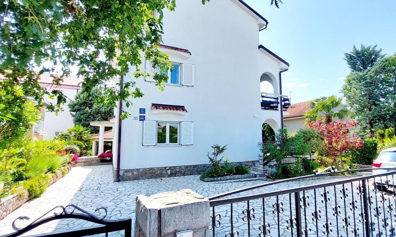 Apartment Bella 1 *